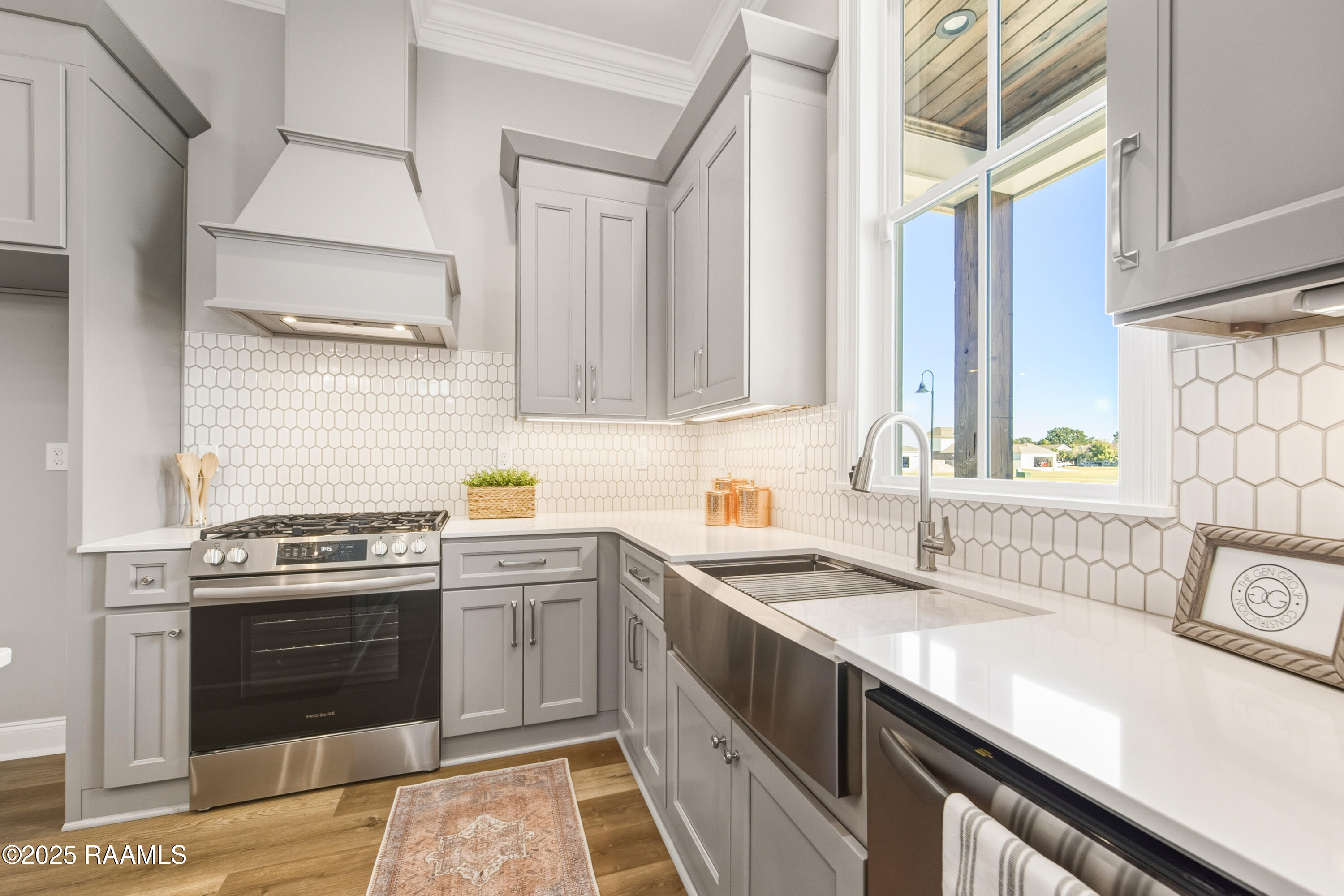 202 Keystone Drive Scott, LA 70583 - Photo 8 of 28 Kitchen