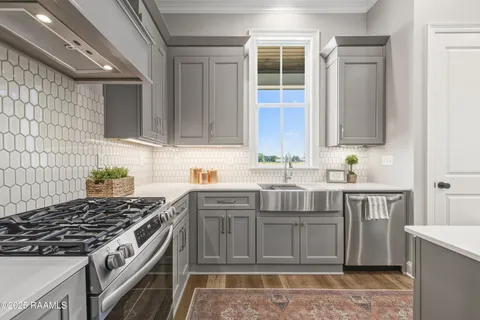 $393,990 | 202 Keystone Drive, Scott, LA 70583