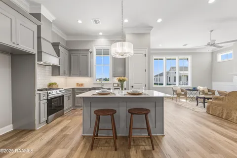 $393,990 | 202 Keystone Drive, Scott, LA 70583