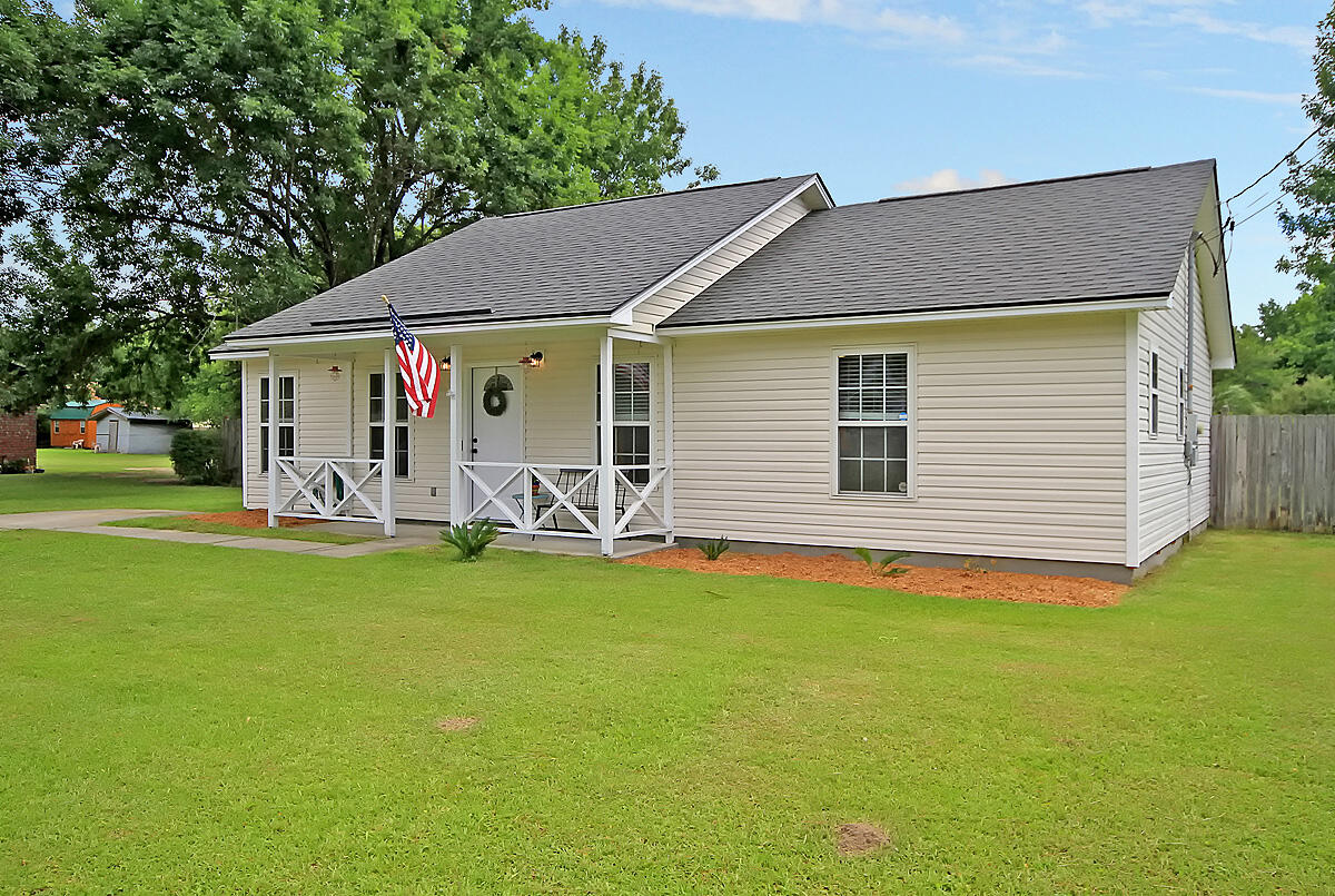 5064 Manor Road Hollywood, SC 29449 - Photo 4 of 31 CREM_5064 Manor_004