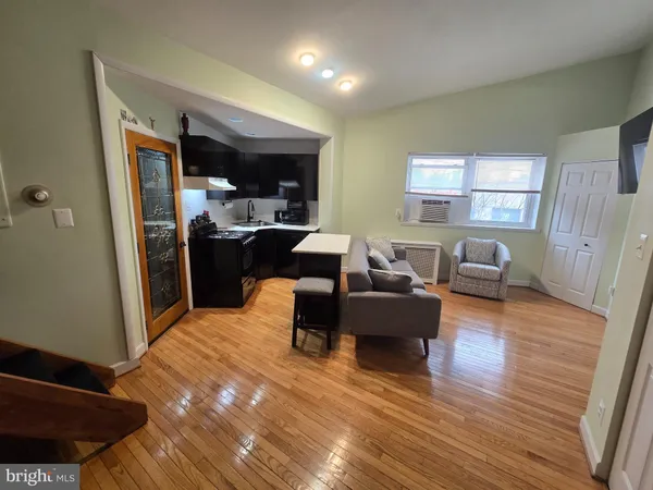 $1,300 | 2327 South Croskey Street, Unit 2, Philadelphia, PA 19145