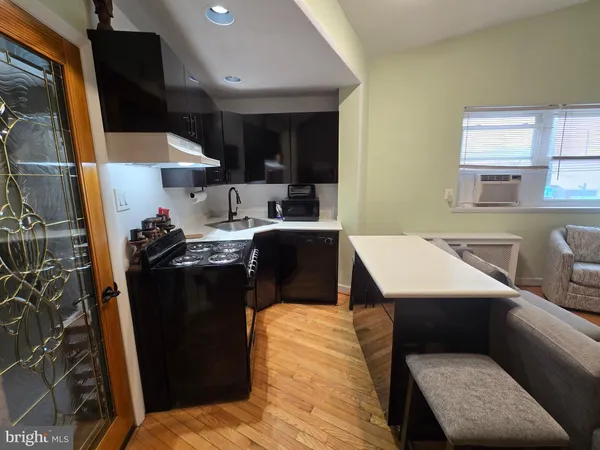 $1,300 | 2327 South Croskey Street, Unit 2, Philadelphia, PA 19145