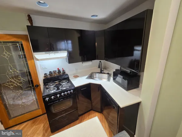 $1,300 | 2327 South Croskey Street, Unit 2, Philadelphia, PA 19145