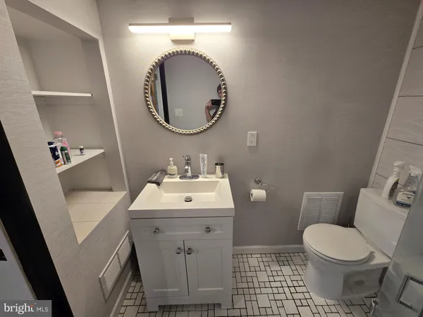 $1,300 | 2327 South Croskey Street, Unit 2, Philadelphia, PA 19145
