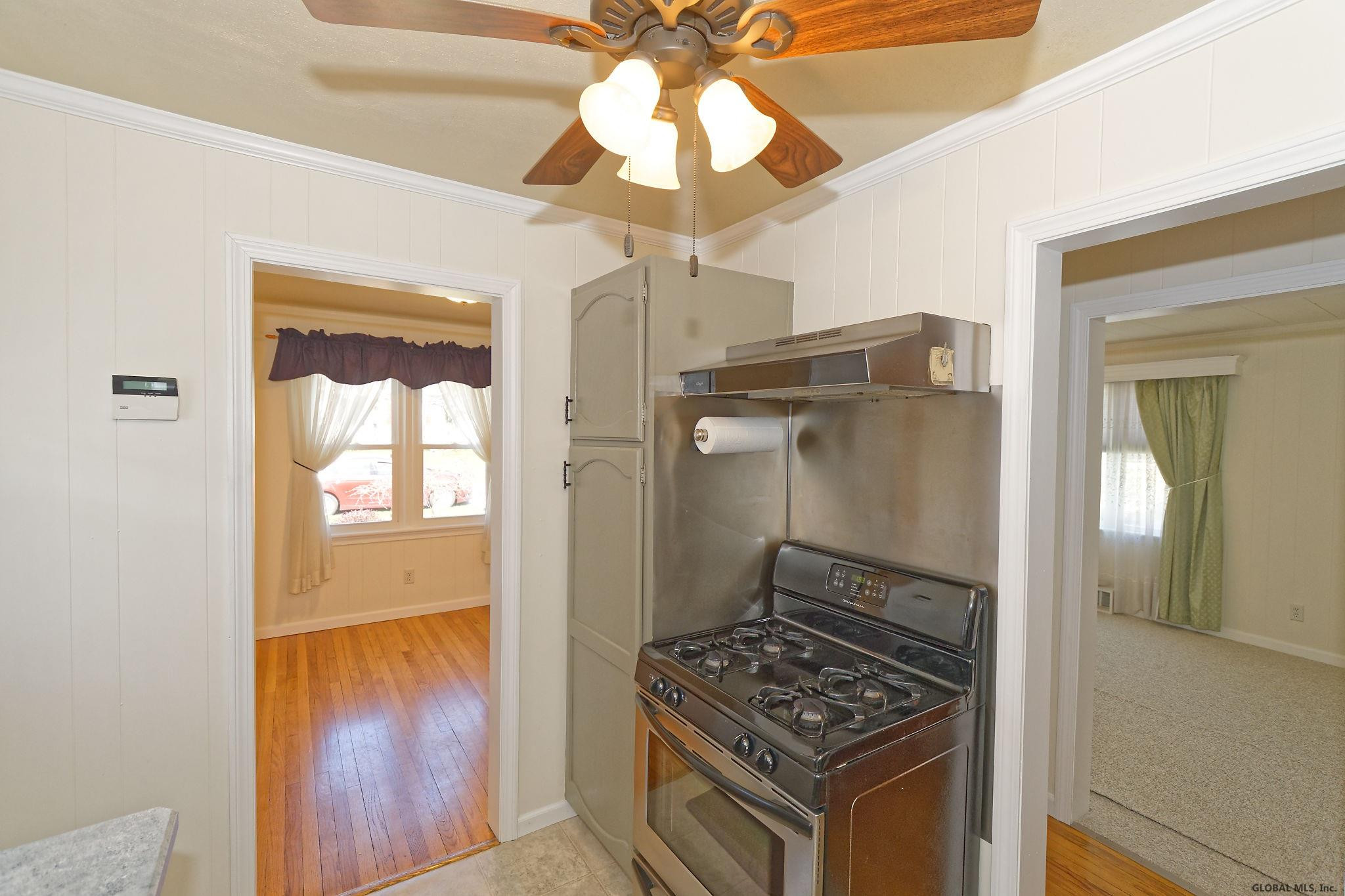 2914 Windermere Road Schenectady, NY 12304 - Photo 12 of 30 Photo 13