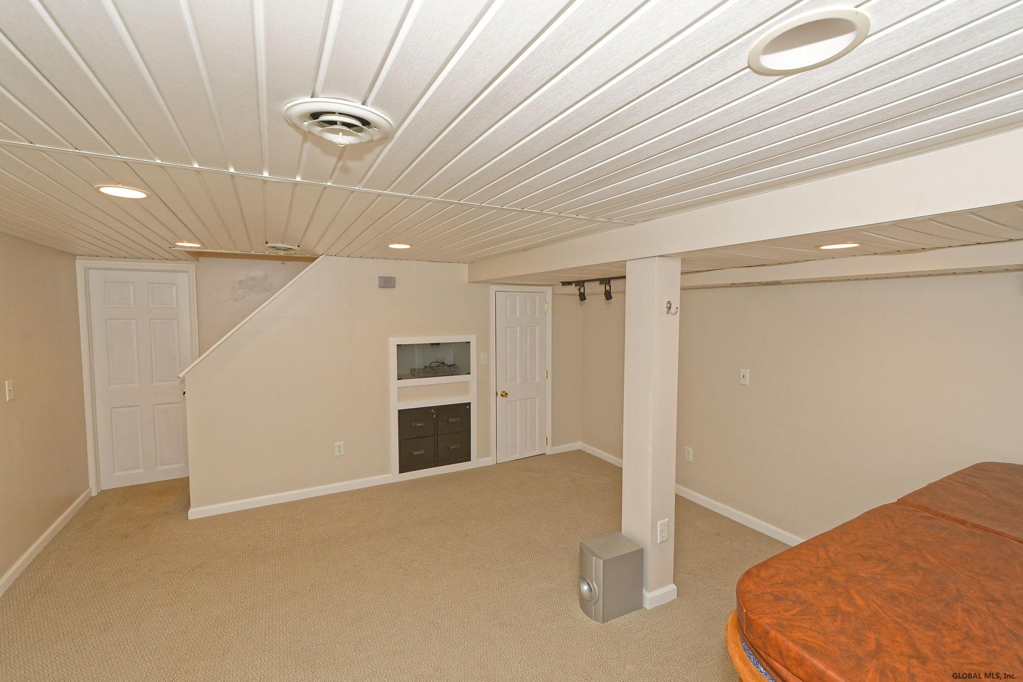 2914 Windermere Road Schenectady, NY 12304 - Photo 20 of 30 Photo 21
