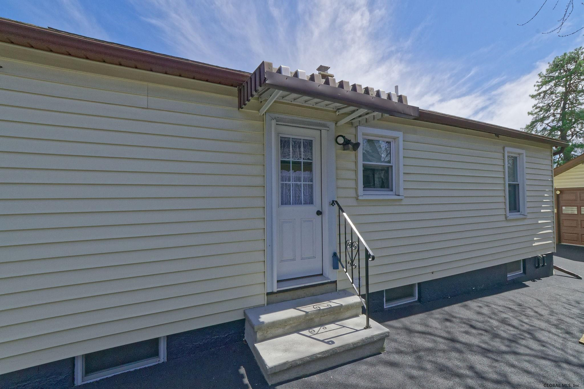 2914 Windermere Road Schenectady, NY 12304 - Photo 23 of 30 Photo 24