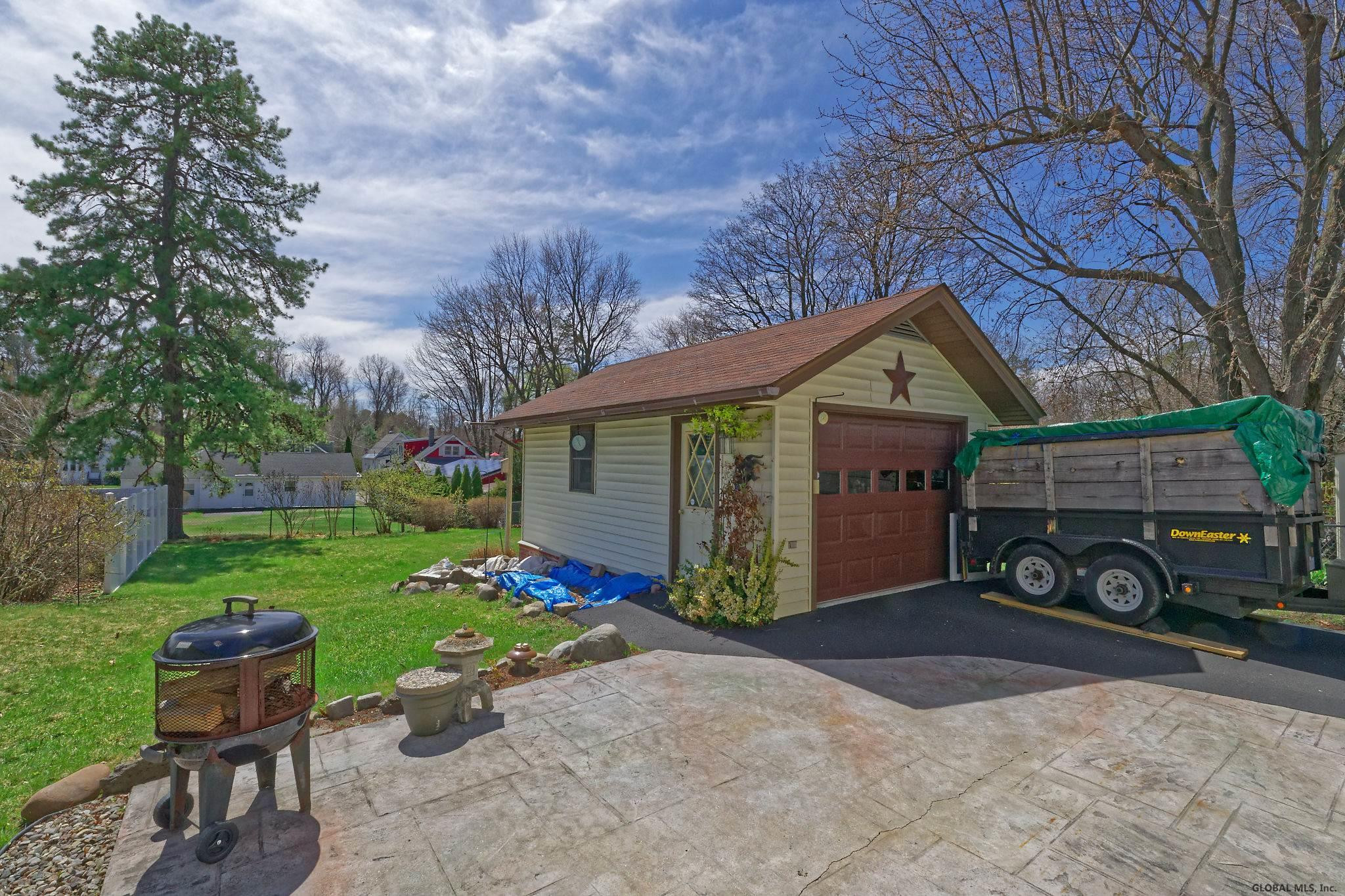 2914 Windermere Road Schenectady, NY 12304 - Photo 25 of 30 Photo 26
