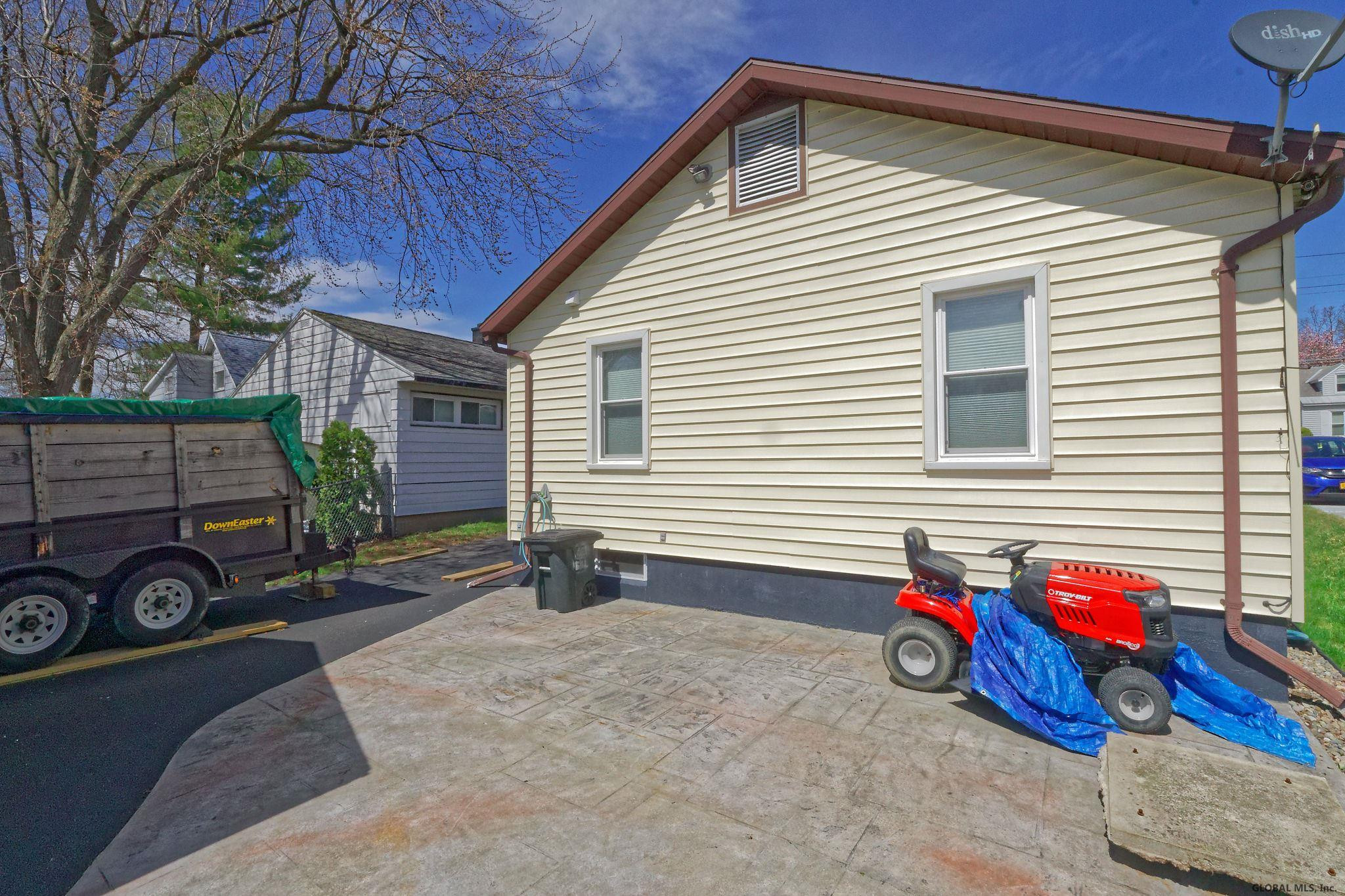 2914 Windermere Road Schenectady, NY 12304 - Photo 26 of 30 Photo 27