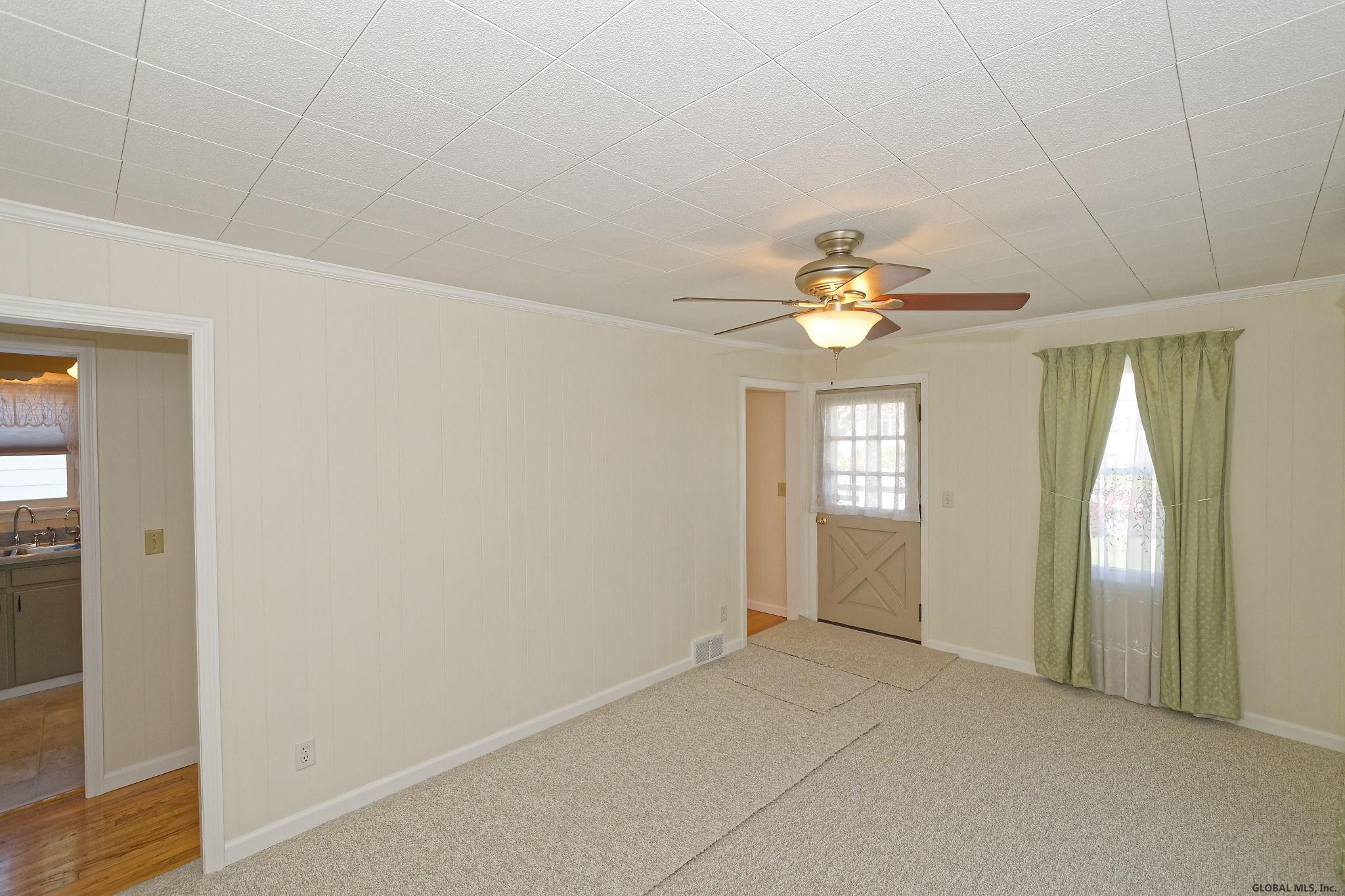 2914 Windermere Road Schenectady, NY 12304 - Photo 6 of 30 Photo 7