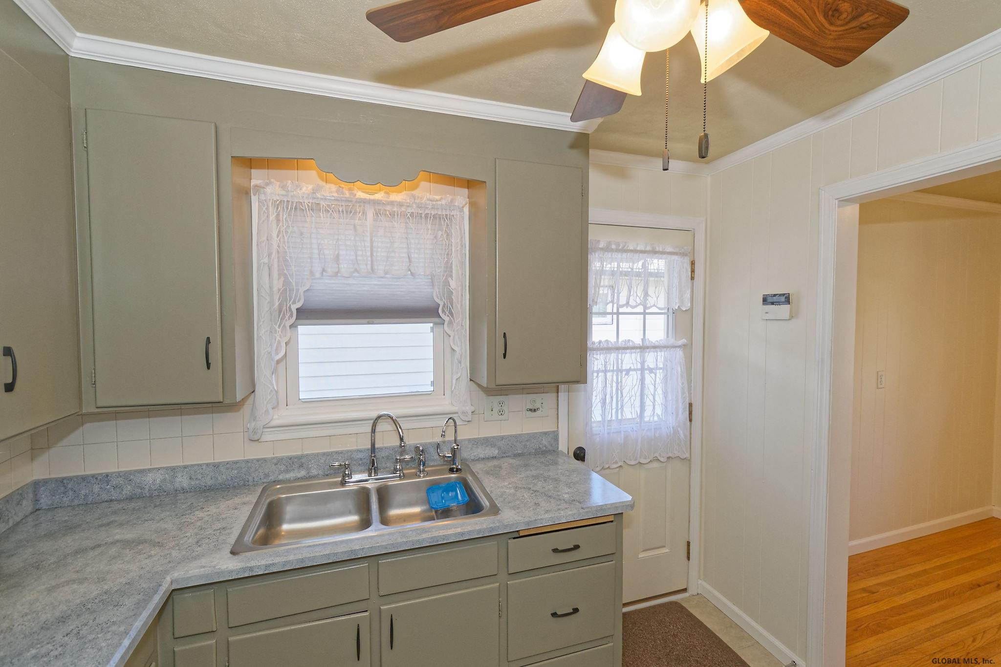2914 Windermere Road Schenectady, NY 12304 - Photo 10 of 30 Photo 11
