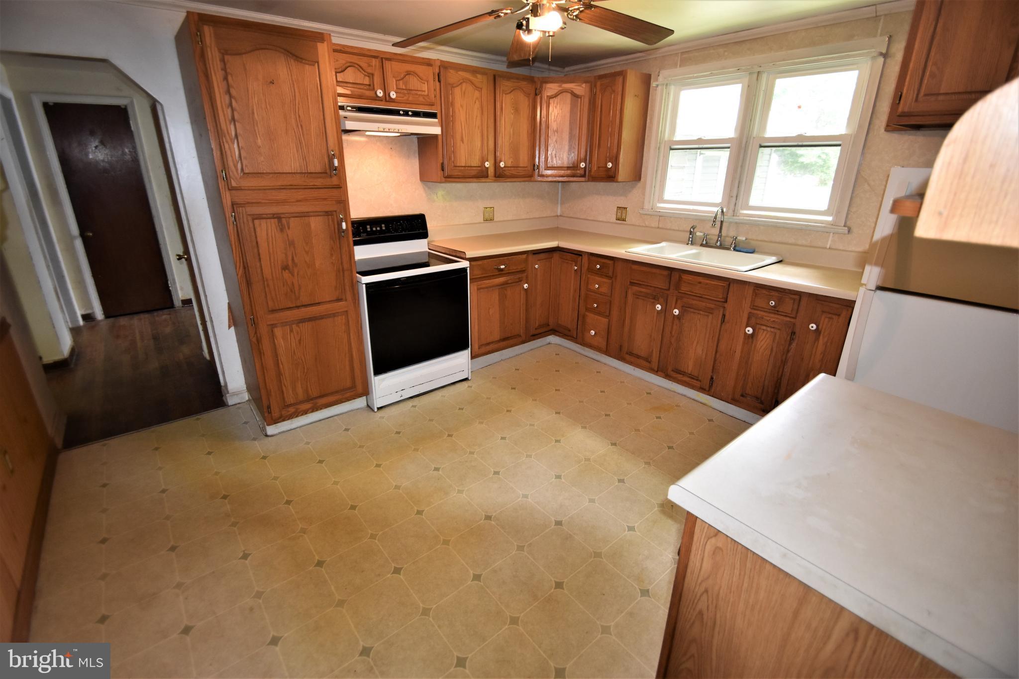 1535 Welsh Road Reading, PA 19607 - Photo 4 of 20 Kitchen