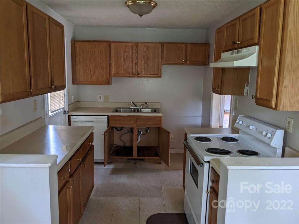 4404 Tillman Road Charlotte, NC 28208 - Photo 8 of 21 Gallery Image 8