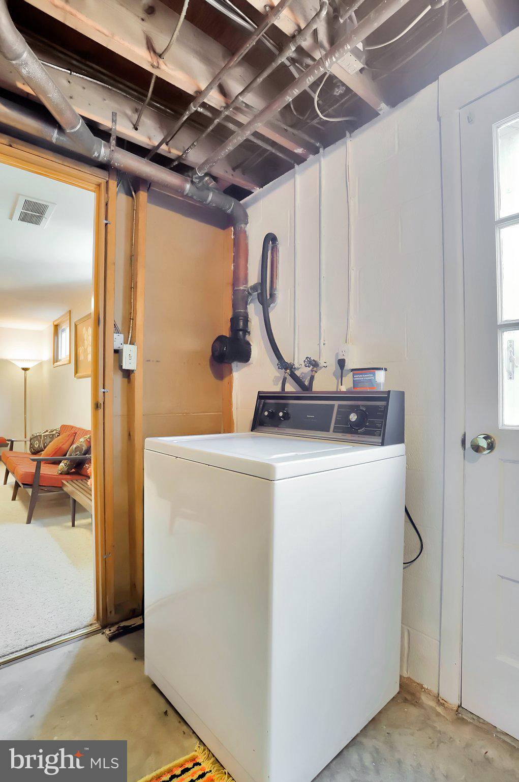 17818 Woodcrest Road Hagerstown, MD 21740 - Photo 29 of 39 washer & dryer convey