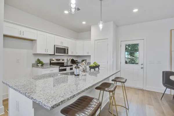 $2,295 | 2161 West Jimtown Drive, Unit 101, North Charleston, SC 29405