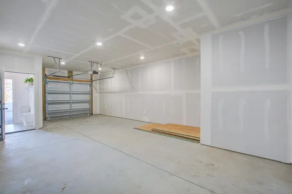 $2,295 | 2161 West Jimtown Drive, Unit 101, North Charleston, SC 29405