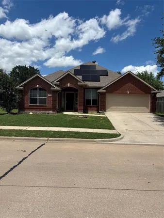 $2,700 | 6012 Parkplace Drive, Denton, TX 76226