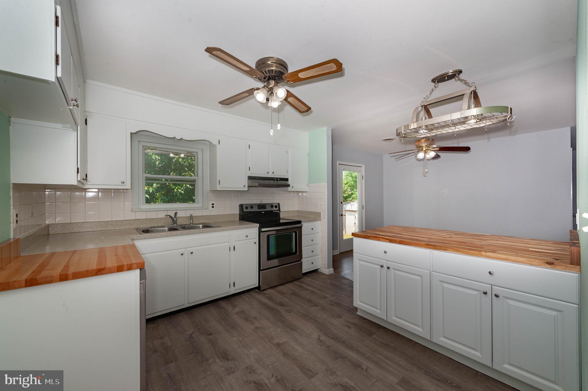 8417 Miramar Road Pasadena, MD 21122 - Photo 17 of 48 Gallery Image 17