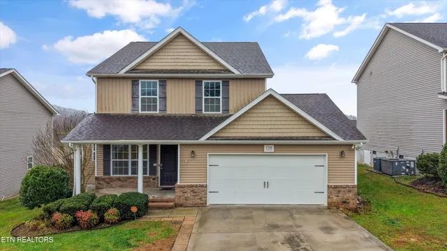 $409,900 | 1730 Point Wood Drive, Knoxville, TN 37920