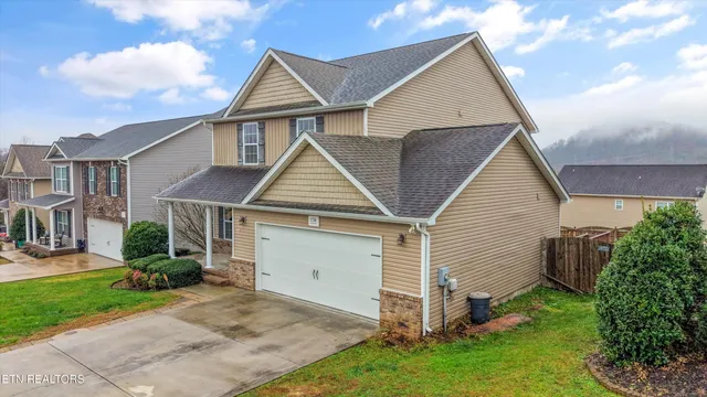 $409,900 | 1730 Point Wood Drive, Knoxville, TN 37920