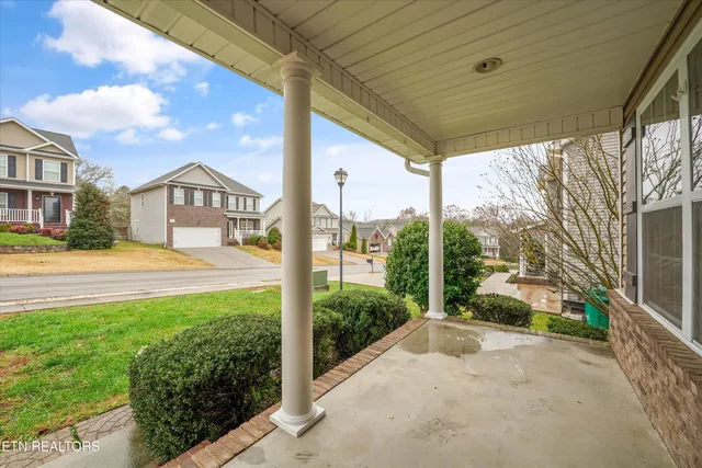 $409,900 | 1730 Point Wood Drive, Knoxville, TN 37920