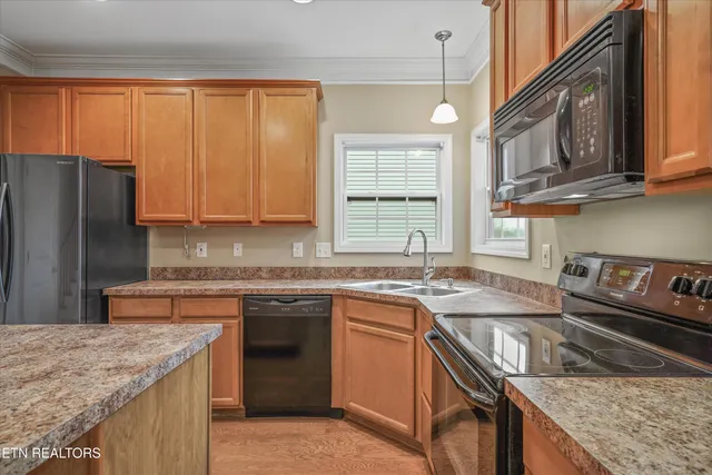 $409,900 | 1730 Point Wood Drive, Knoxville, TN 37920