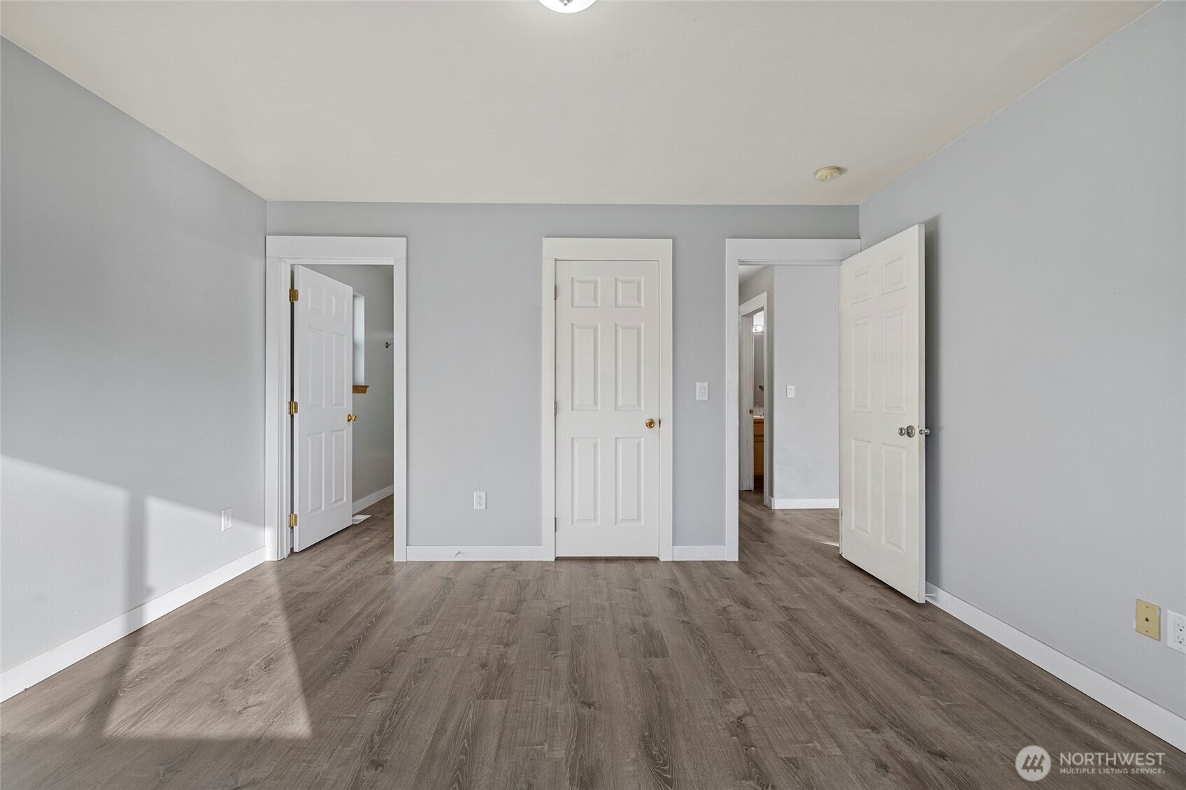 827 John Liner Road Sedro-Woolley, WA 98284 - Photo 14 of 36 wooden floor in an empty room