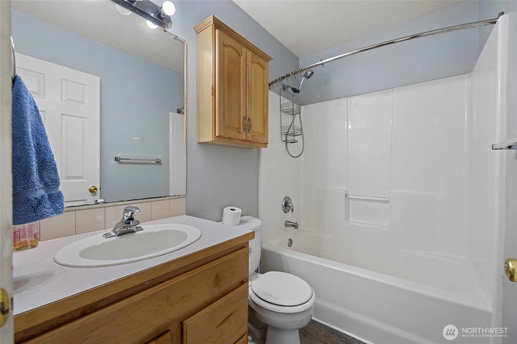 827 John Liner Road Sedro-Woolley, WA 98284 - Photo 20 of 36 a bathroom with a sink toilet and shower