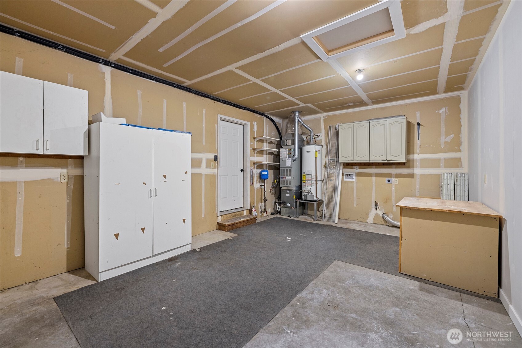 827 John Liner Road Sedro-Woolley, WA 98284 - Photo 22 of 36 a view of utility room