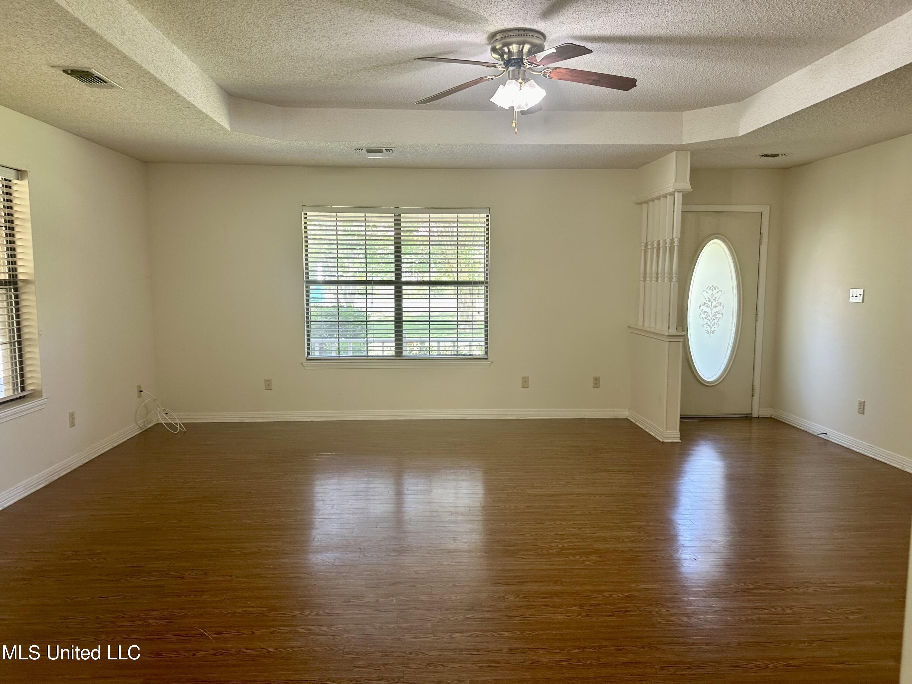 205 Ridgeview Drive Carriere, MS 39426 - Photo 5 of 21 IMG_9010