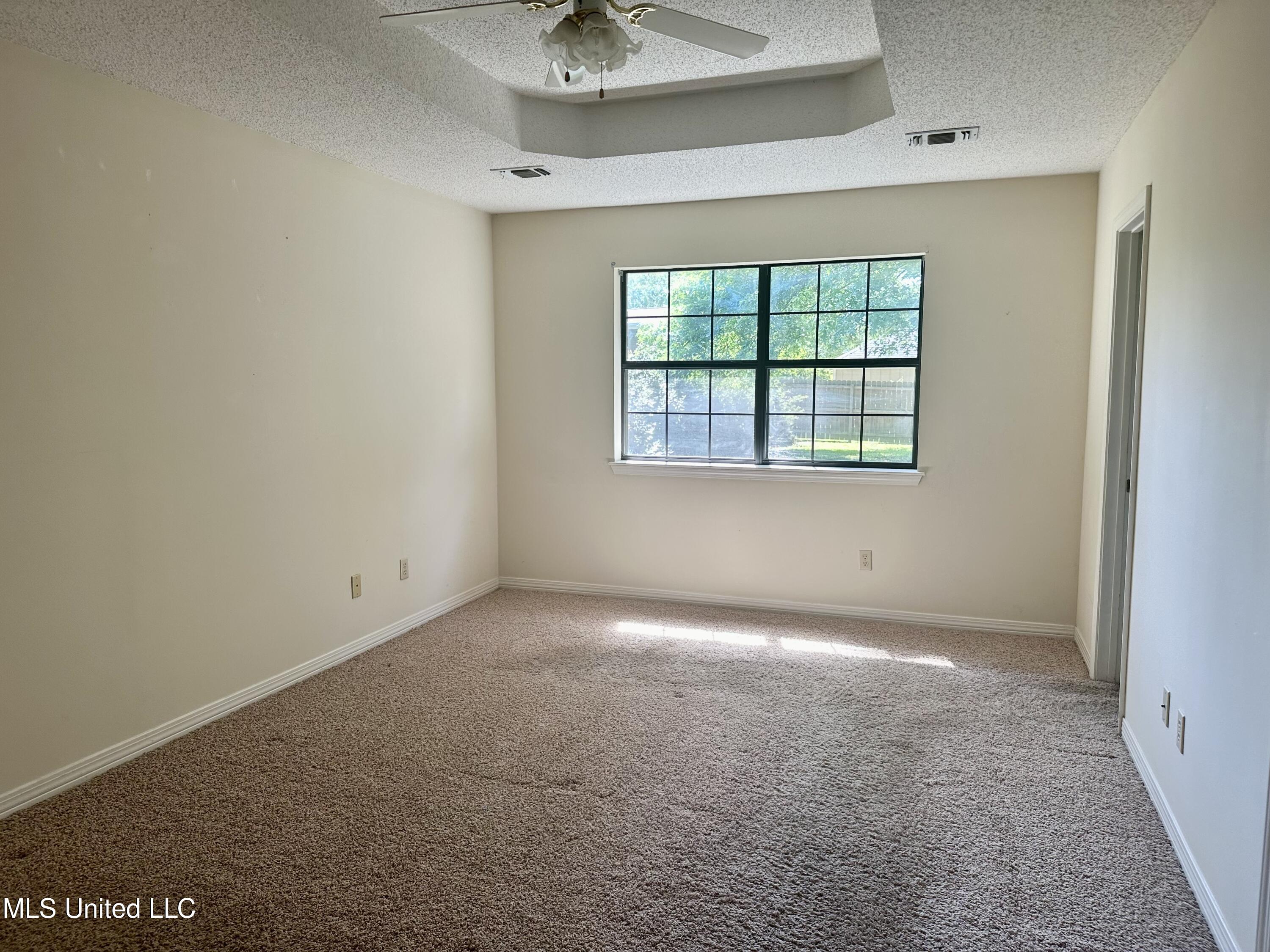 205 Ridgeview Drive Carriere, MS 39426 - Photo 9 of 21 IMG_9006