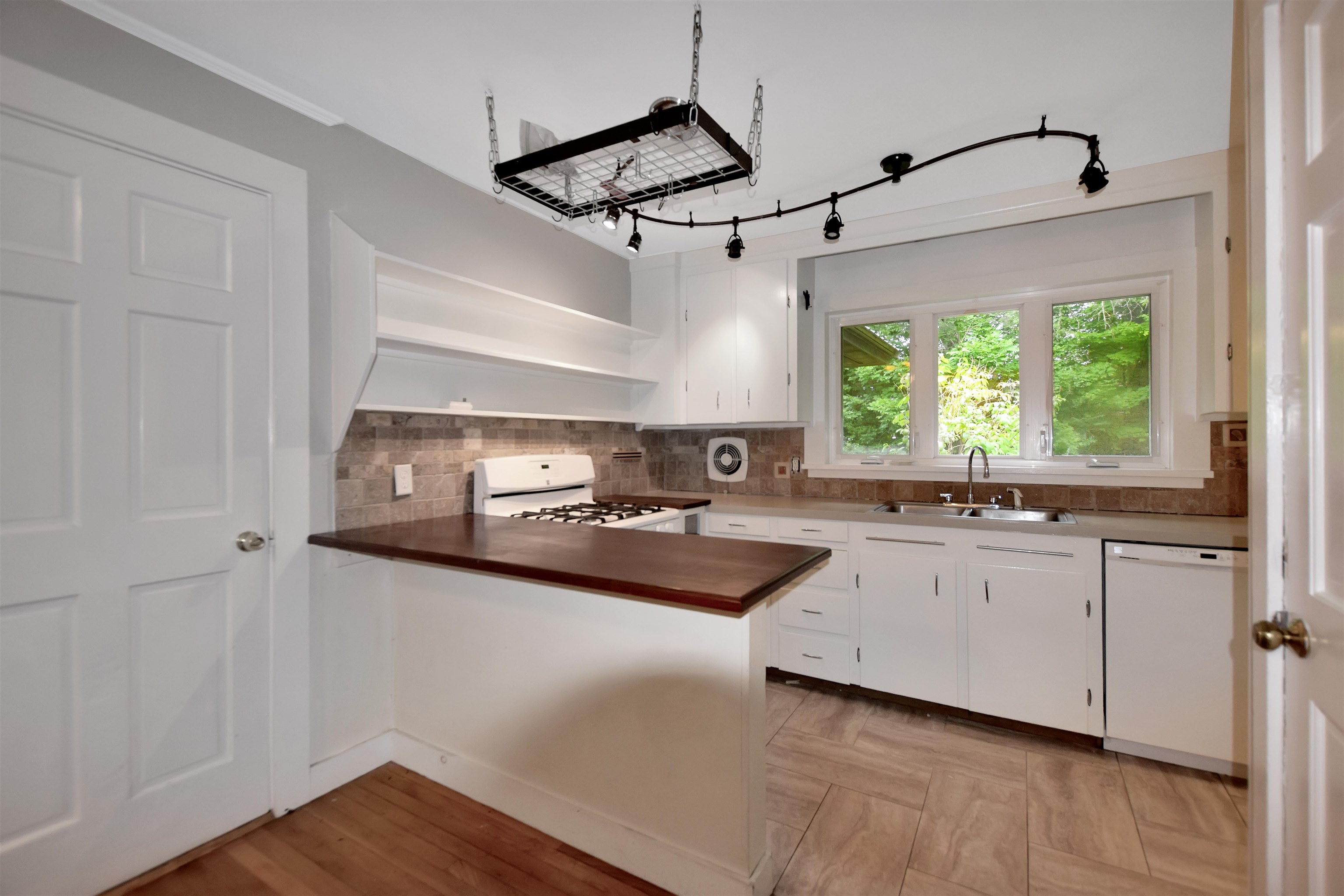 1 Pendexter Road Durham, NH 03824 - Photo 12 of 37