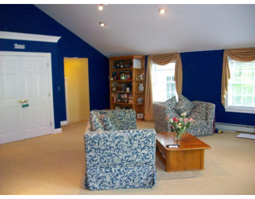 40 Harvest Road Reading, MA 01867 - Photo 13 of 18 Gallery Image 13