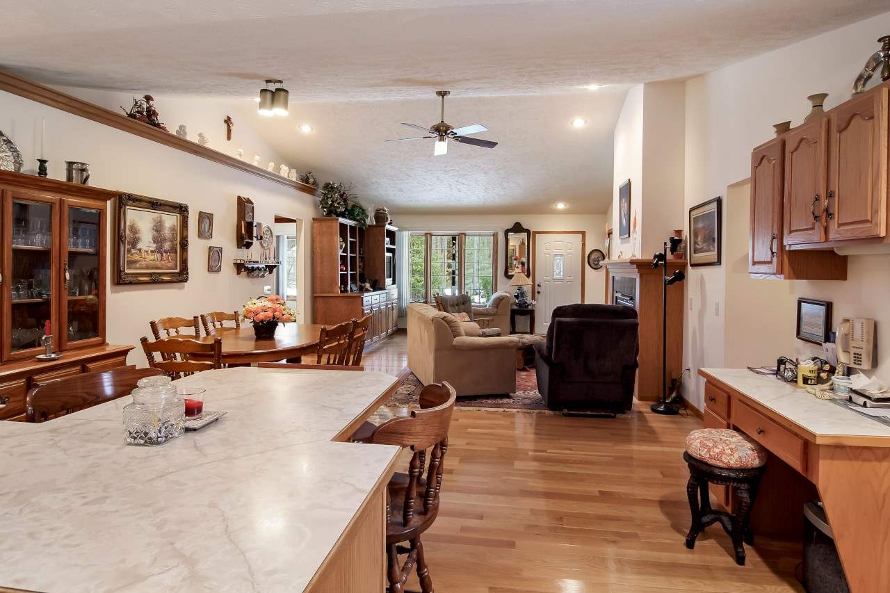 9147 Shorter Lake Road Traverse City, MI 49684 - Photo 10 of 26 1869847-9.JPG