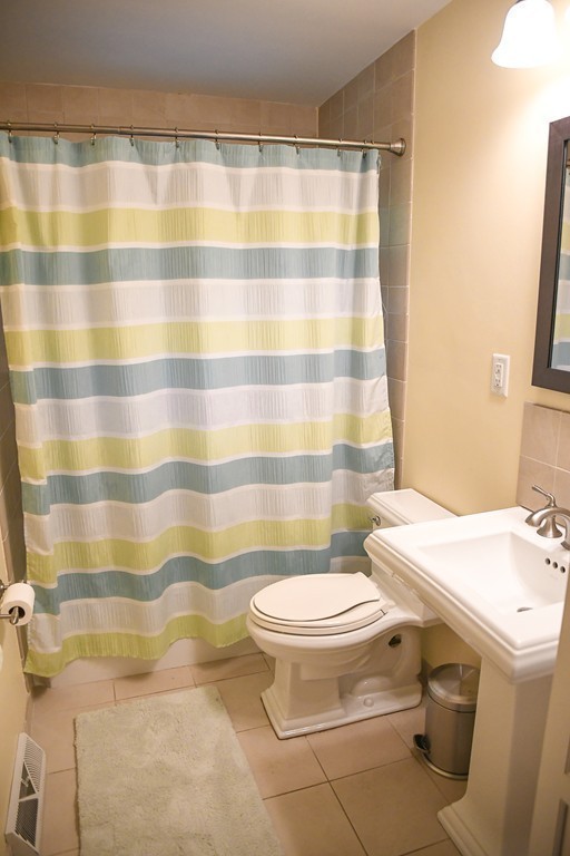 19 Fairbanks Road Framingham, MA 01701 - Photo 11 of 25