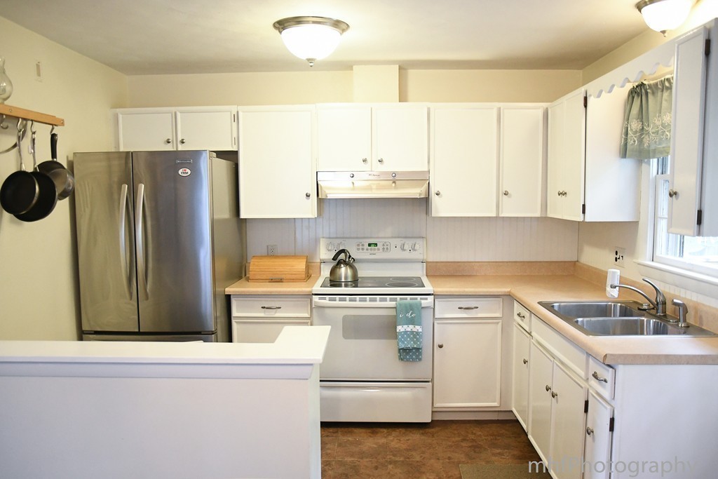 19 Fairbanks Road Framingham, MA 01701 - Photo 6 of 25