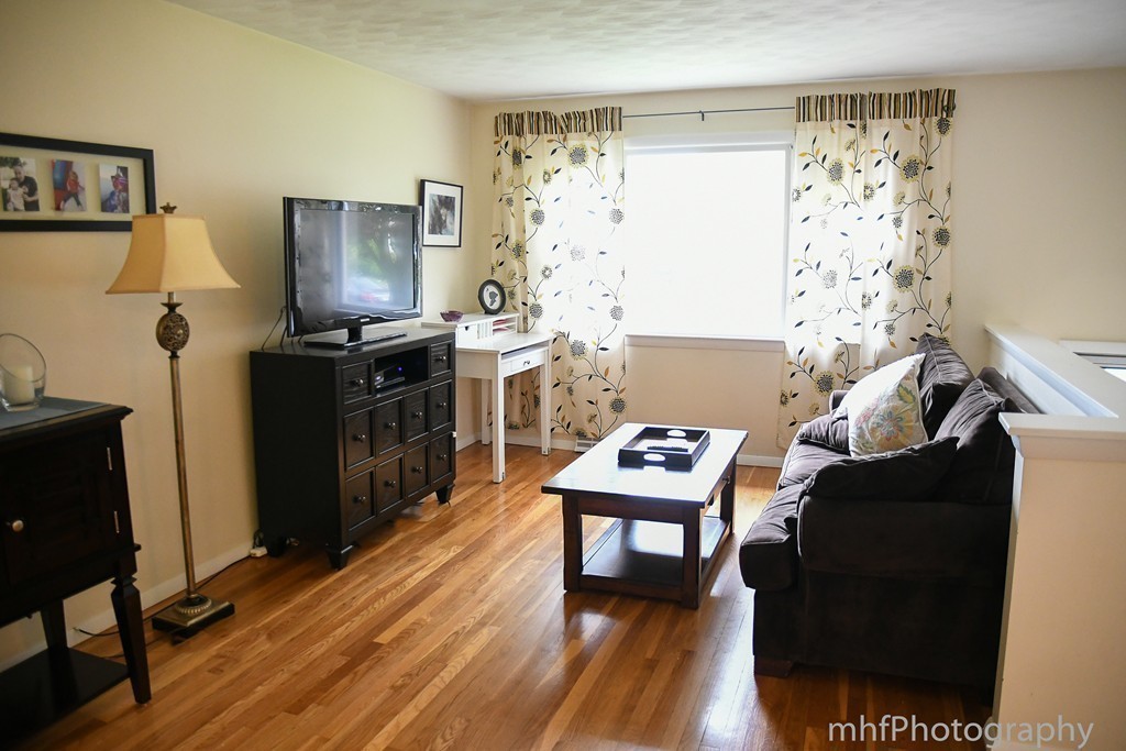 19 Fairbanks Road Framingham, MA 01701 - Photo 7 of 25