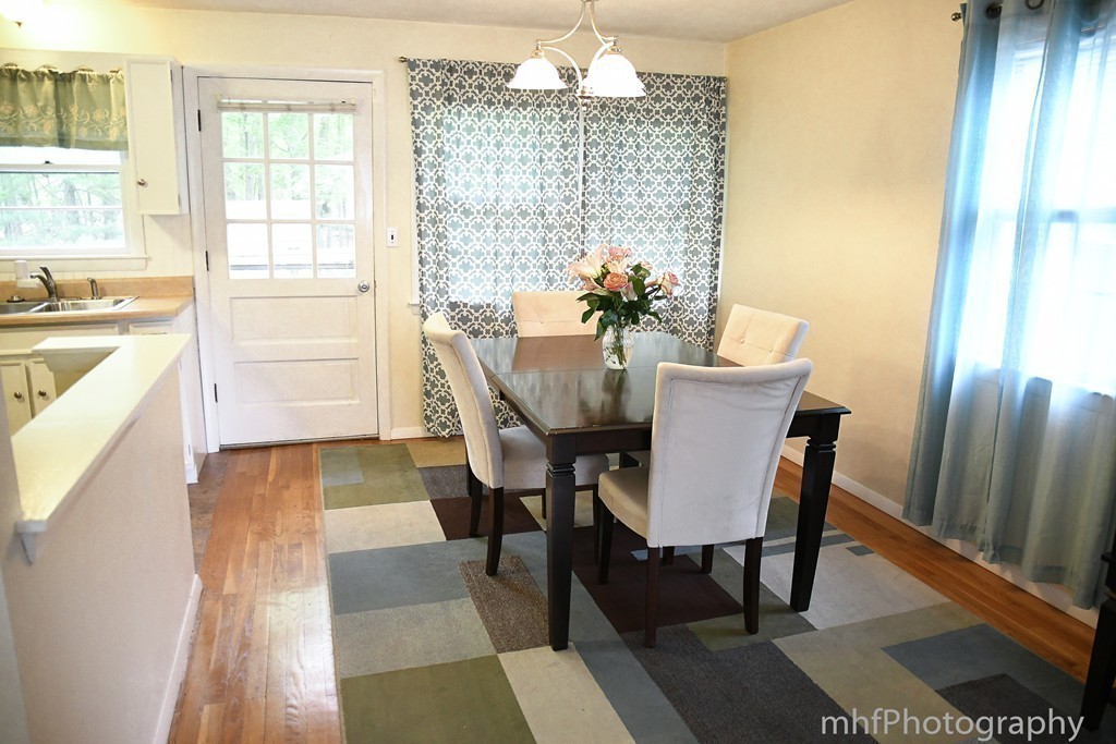 19 Fairbanks Road Framingham, MA 01701 - Photo 8 of 25