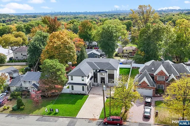 $2,649,000 | 156 Stuart Street, Paramus, NJ 07652