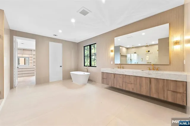 $2,649,000 | 156 Stuart Street, Paramus, NJ 07652