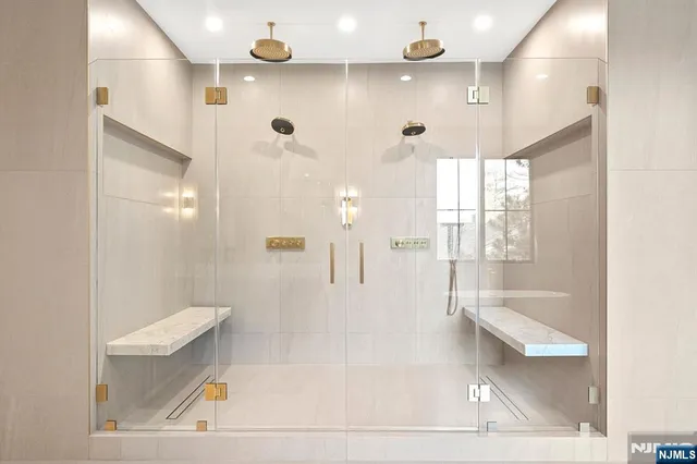 $2,649,000 | 156 Stuart Street, Paramus, NJ 07652