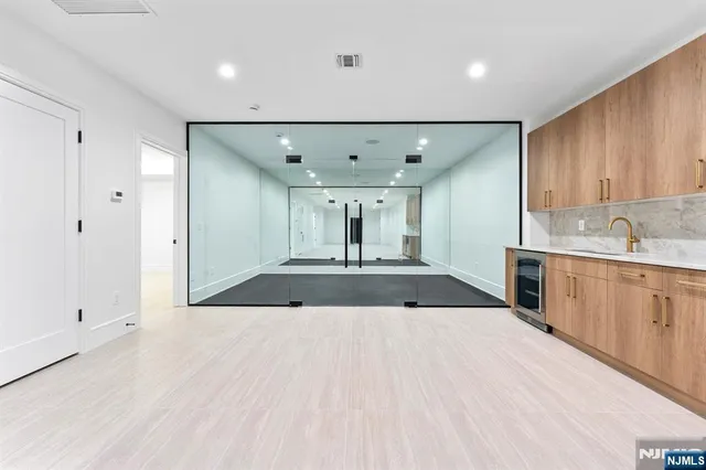 $2,649,000 | 156 Stuart Street, Paramus, NJ 07652