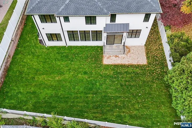 $2,649,000 | 156 Stuart Street, Paramus, NJ 07652