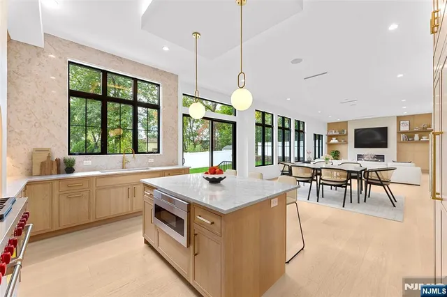 $2,649,000 | 156 Stuart Street, Paramus, NJ 07652