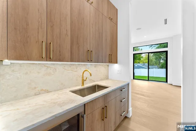 $2,649,000 | 156 Stuart Street, Paramus, NJ 07652