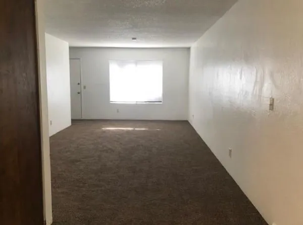 $1,350 | 888 Greenfield Avenue, Unit F, Hanford, CA 93230