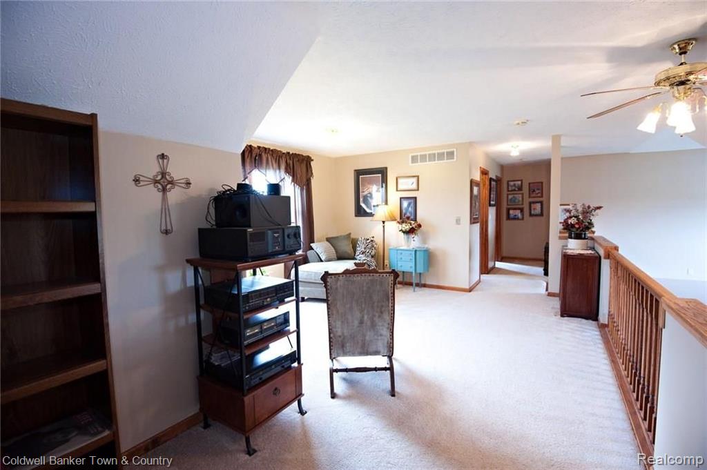 5100 Byron Road Howell, MI 48855 - Photo 17 of 58