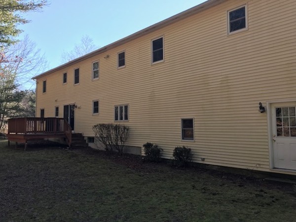 31 Woodland Road Uxbridge, MA 01569 - Photo 3 of 26 Gallery Image 3