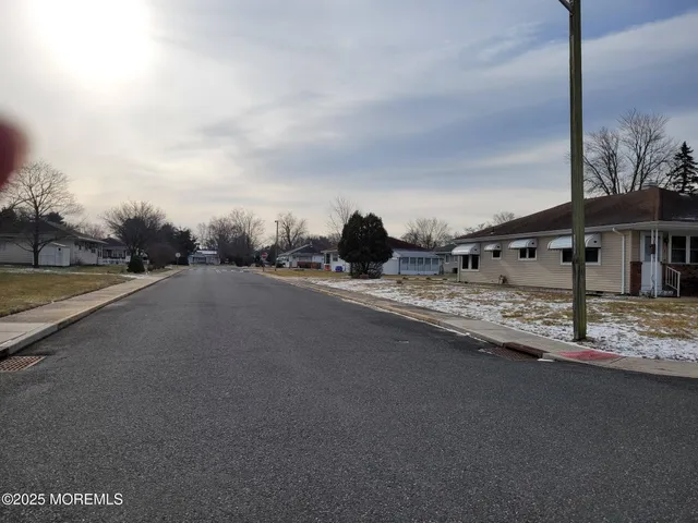 $275,000 | 7 Le Lamentin Drive, Toms River, NJ 08757