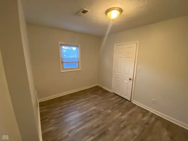 $1,400 | 410 North 20th Avenue, Beech Grove, IN 46107